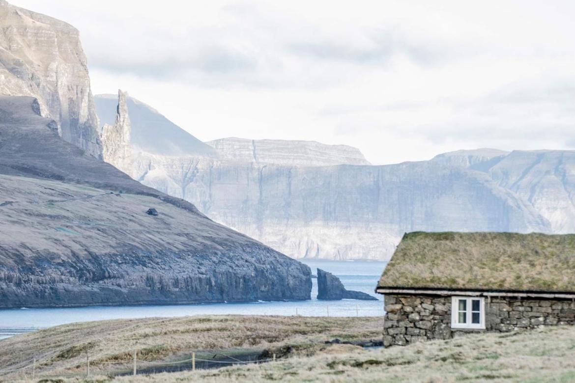 The Old House Close To The Ferry To Mykines Sorvagur Bagian luar foto